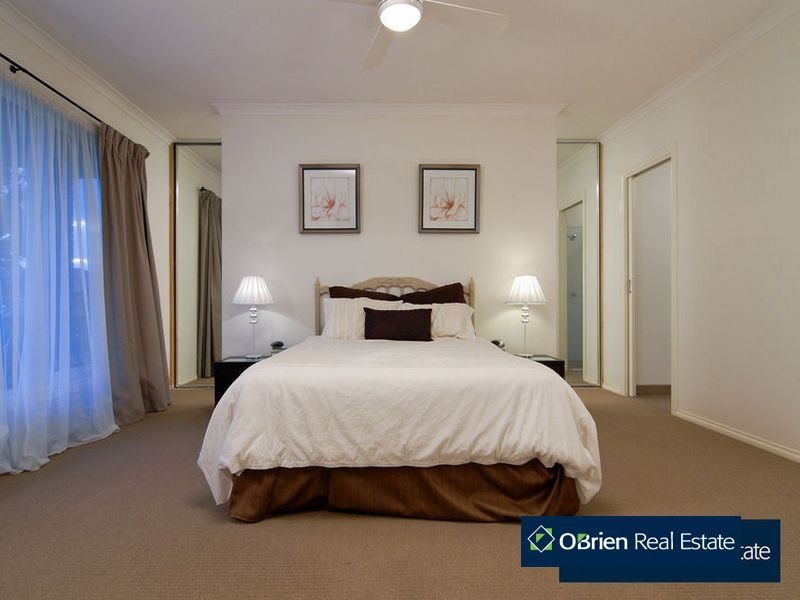 28 Thunderbolt Drive, Cranbourne East VIC 3977