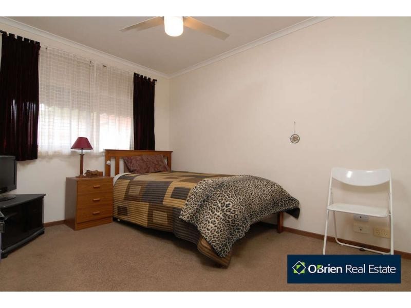 2/67 Clarendon Street, Cranbourne VIC 3977
