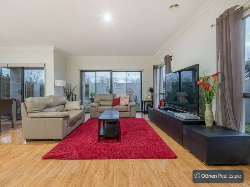 8 Meridian Circuit, Berwick VIC 3806