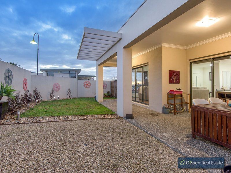 8 Meridian Circuit, Berwick VIC 3806