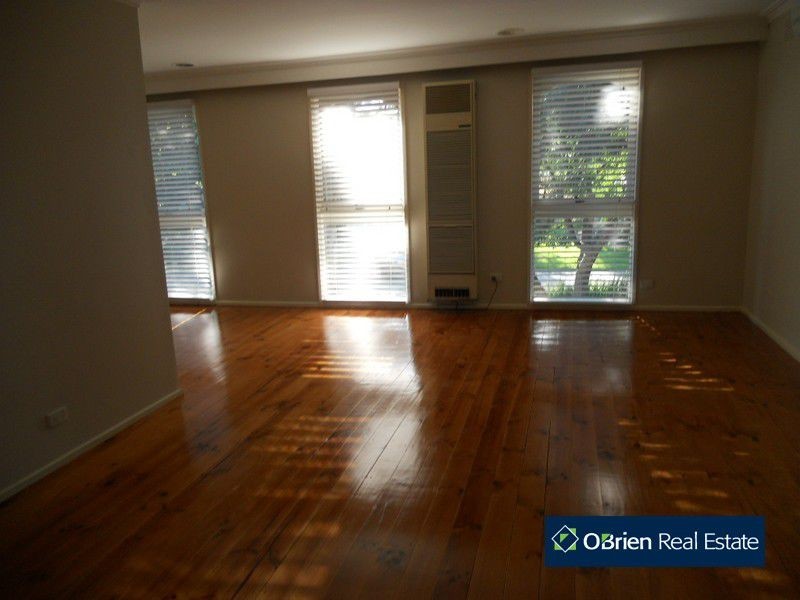 5 McNabb Street, Berwick VIC 3806