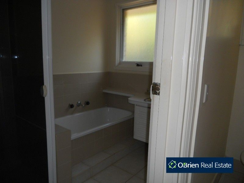 5 McNabb Street, Berwick VIC 3806