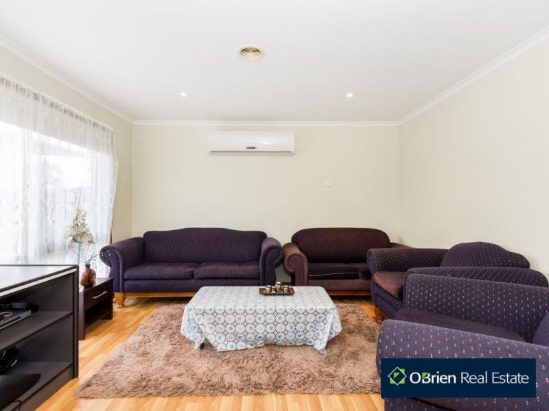 4 Isaac Edey Place, Hampton Park VIC 3976
