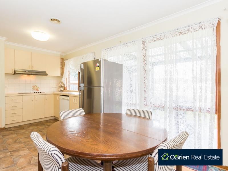 4 Isaac Edey Place, Hampton Park VIC 3976