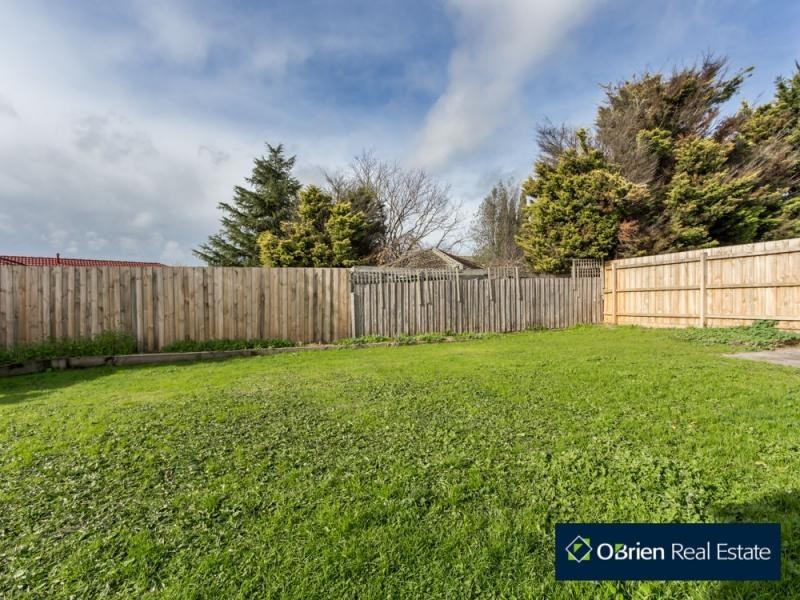 4 Isaac Edey Place, Hampton Park VIC 3976