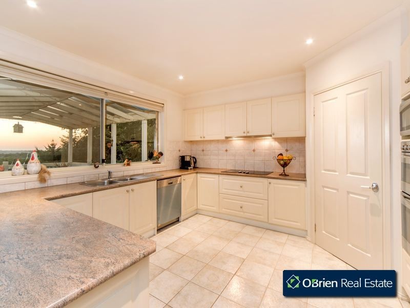 1 Edrington Park Drive, Berwick VIC 3806