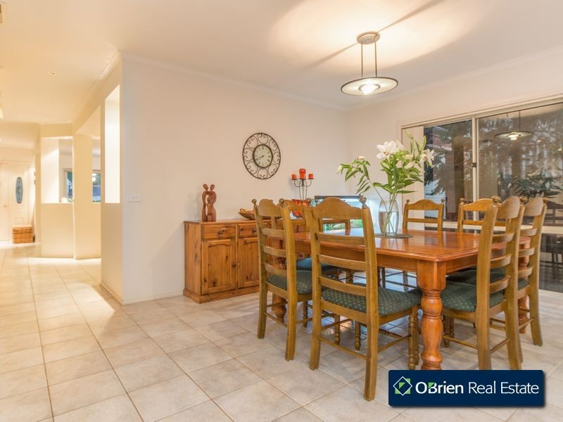 1 Edrington Park Drive, Berwick VIC 3806