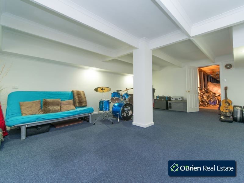 1 Edrington Park Drive, Berwick VIC 3806