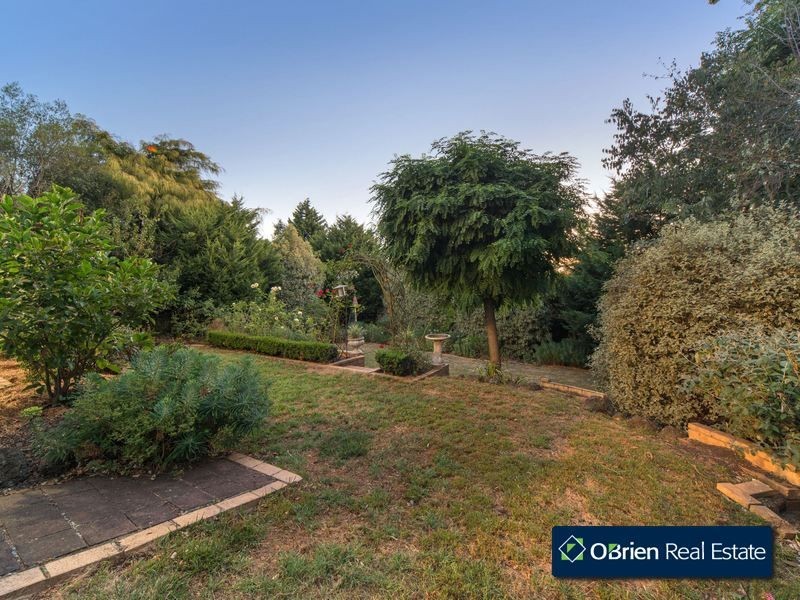 1 Edrington Park Drive, Berwick VIC 3806