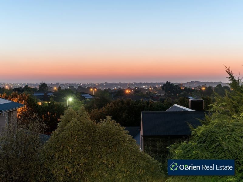 1 Edrington Park Drive, Berwick VIC 3806