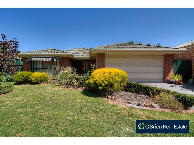 24 Berwick-Cranbourne Road, Cranbourne VIC 3977