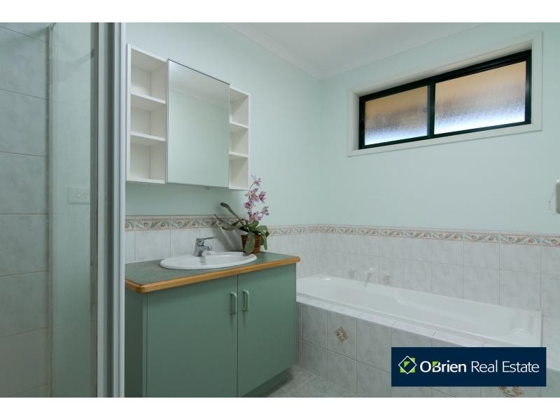 24 Berwick-Cranbourne Road, Cranbourne VIC 3977