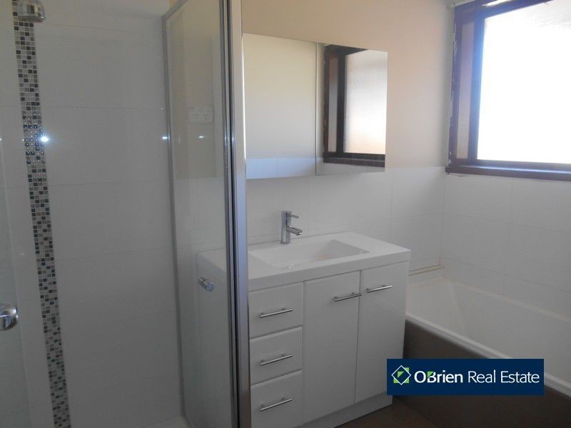 28 Loch Street, Cranbourne VIC 3977