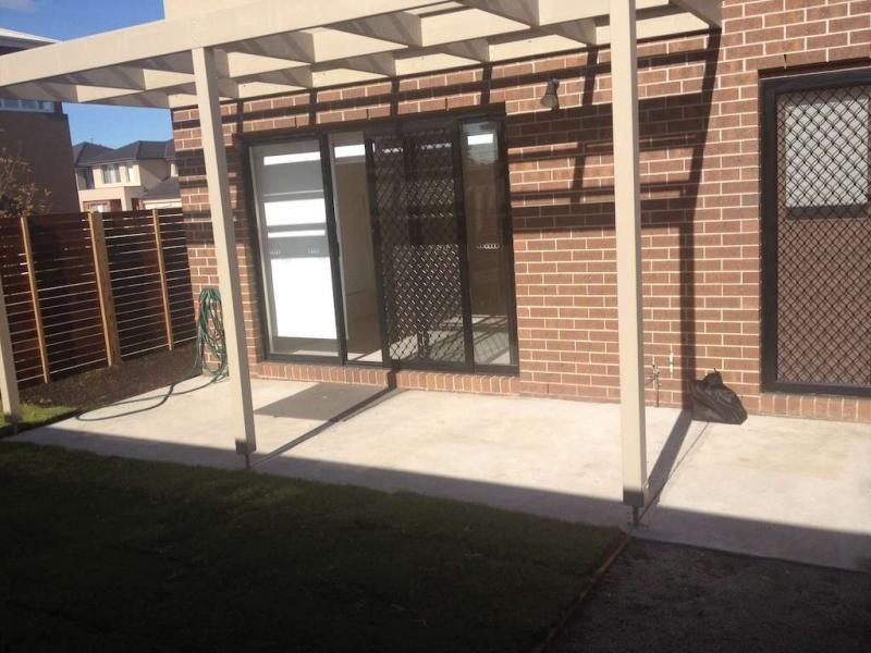 28 Stonebridge Lane, Pakenham VIC 3810