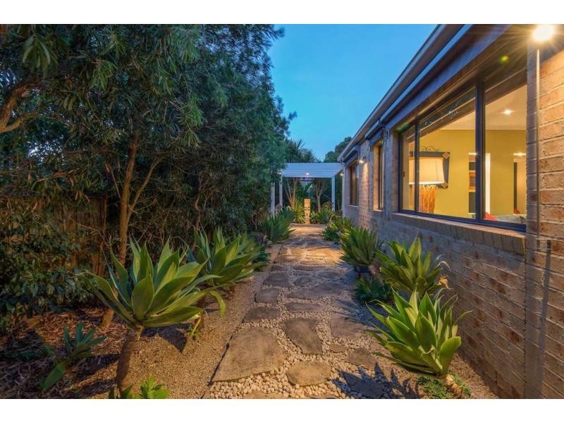 6 Hawkesbury Street, Berwick VIC 3806