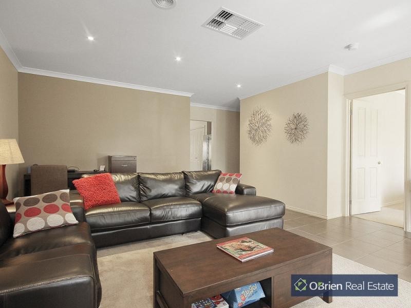 6 Kirrabilli Parade, The Chase, Berwick VIC 3806