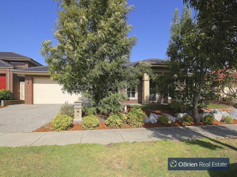 6 Kirrabilli Parade, The Chase, Berwick VIC 3806