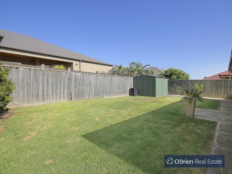 6 Kirrabilli Parade, The Chase, Berwick VIC 3806