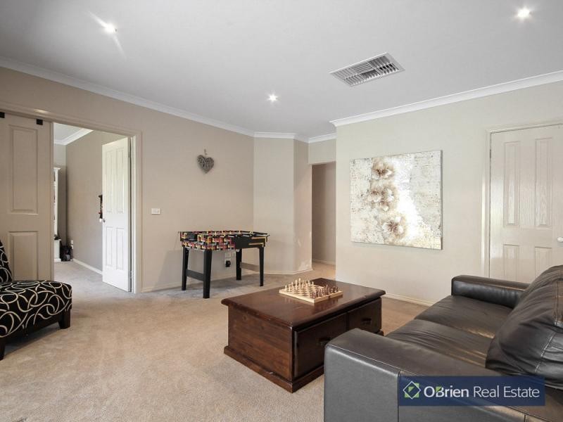 6 Kirrabilli Parade, The Chase, Berwick VIC 3806