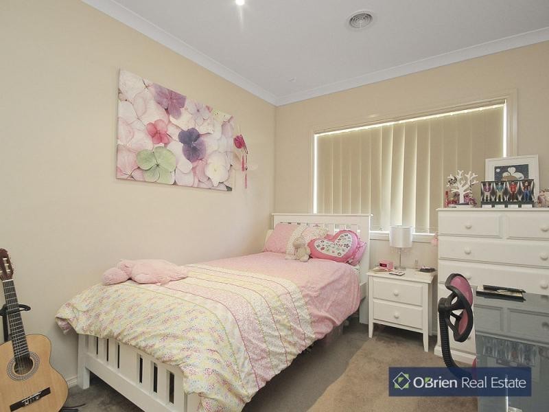 6 Kirrabilli Parade, The Chase, Berwick VIC 3806