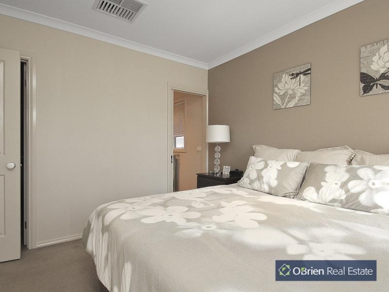 6 Kirrabilli Parade, The Chase, Berwick VIC 3806