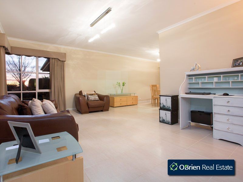 7 Jancol Court, Berwick VIC 3806