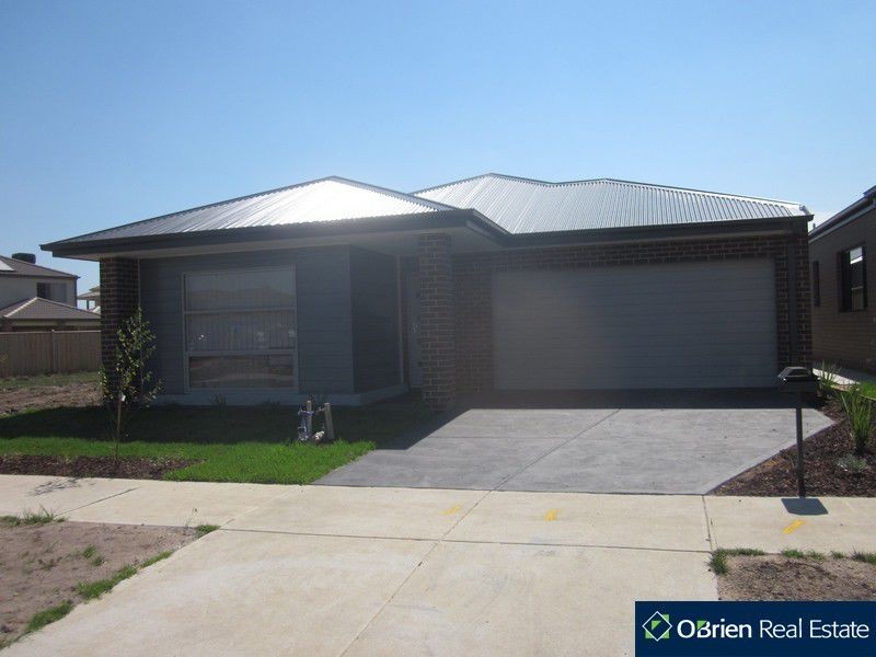7 Esk Street, Clyde North VIC 3978