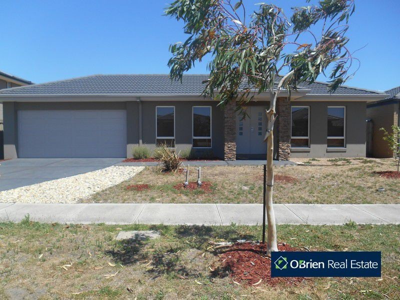 11 Mermaid Grove, Lyndhurst VIC 3975