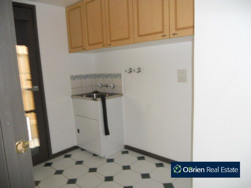 41 Hedgeley Drive, Berwick VIC 3806