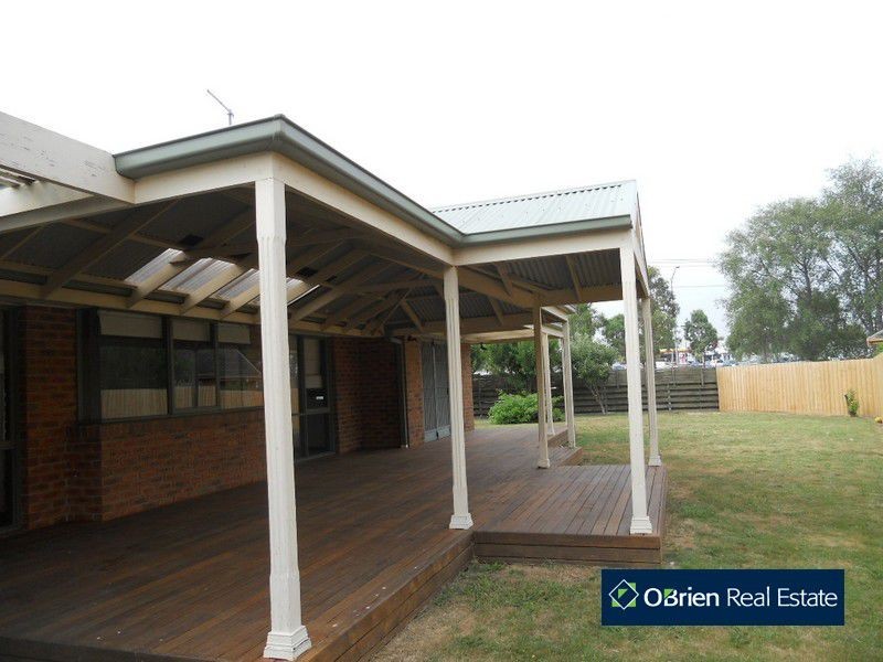 41 Hedgeley Drive, Berwick VIC 3806