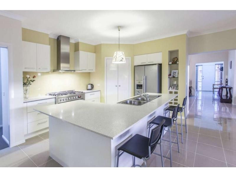 24 Cassowary Avenue, Pakenham VIC 3810