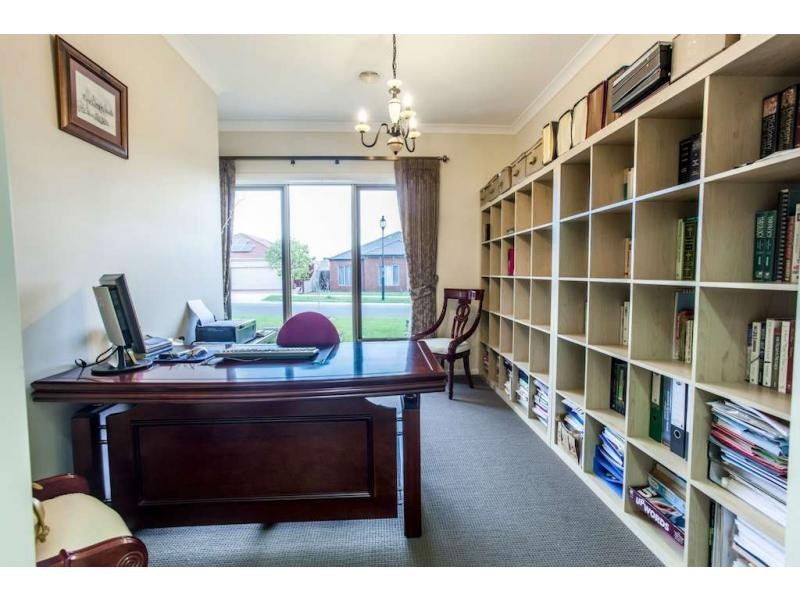 24 Cassowary Avenue, Pakenham VIC 3810