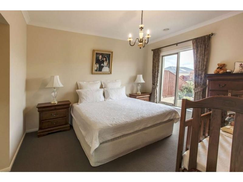 24 Cassowary Avenue, Pakenham VIC 3810