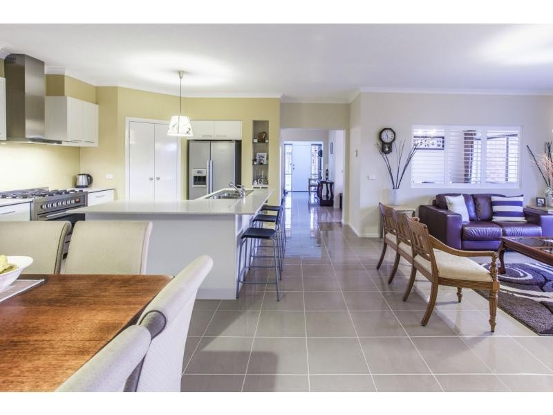 24 Cassowary Avenue, Pakenham VIC 3810