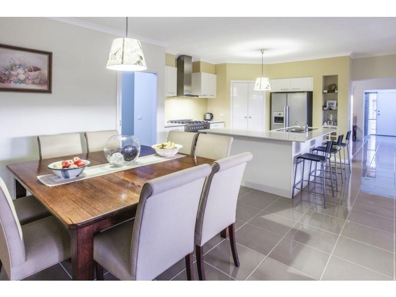 24 Cassowary Avenue, Pakenham VIC 3810