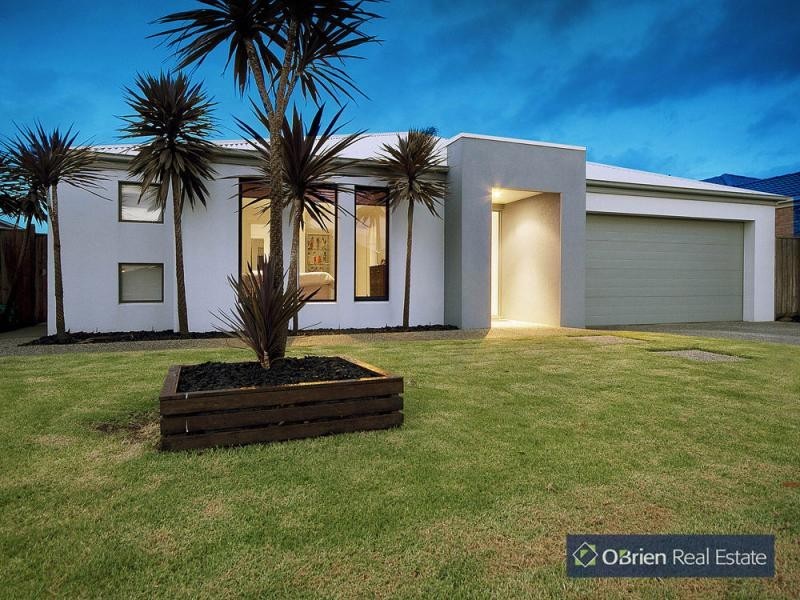 10 Locky Grove, Lyndhurst VIC 3975