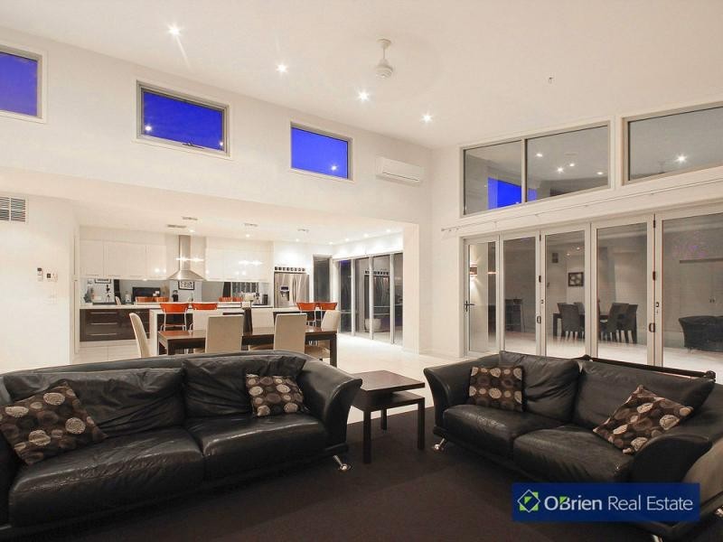 4-6 Meadow Road, Devon Meadows VIC 3977