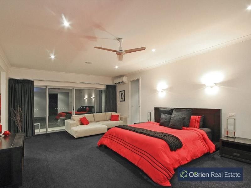 4-6 Meadow Road, Devon Meadows VIC 3977