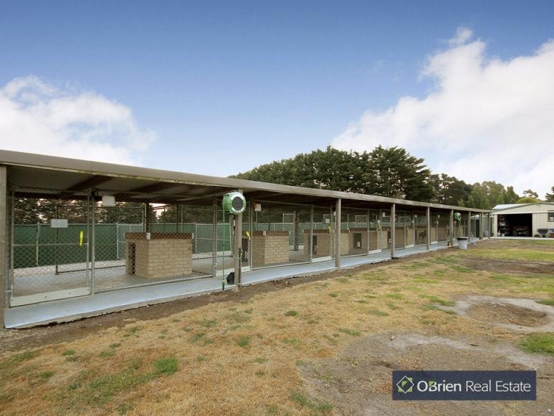 4-6 Meadow Road, Devon Meadows VIC 3977