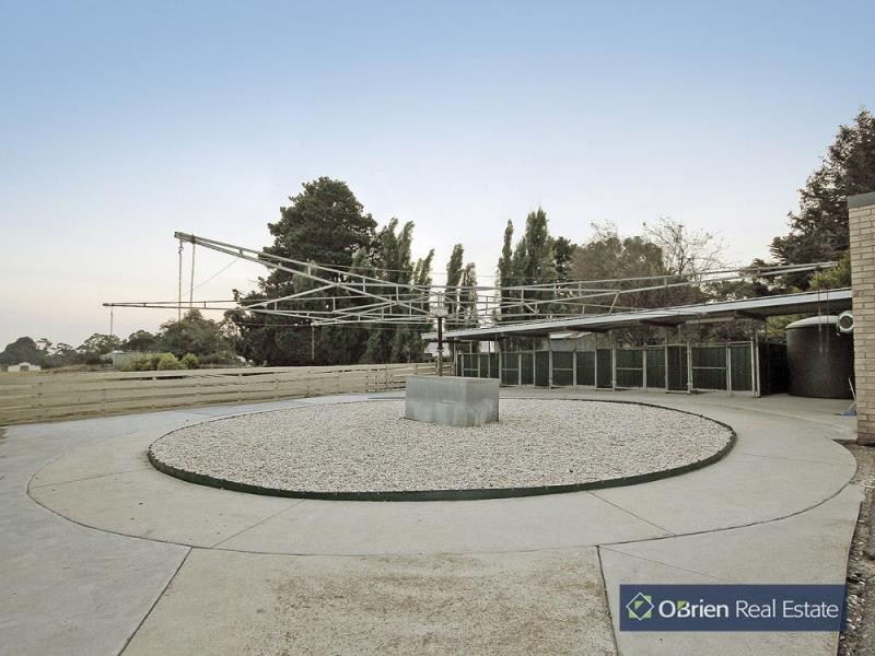 4-6 Meadow Road, Devon Meadows VIC 3977