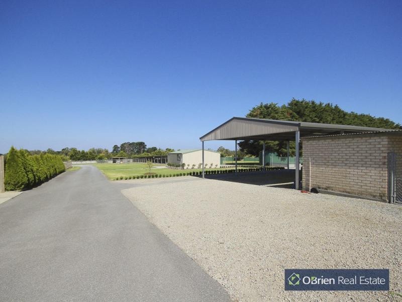 4-6 Meadow Road, Devon Meadows VIC 3977