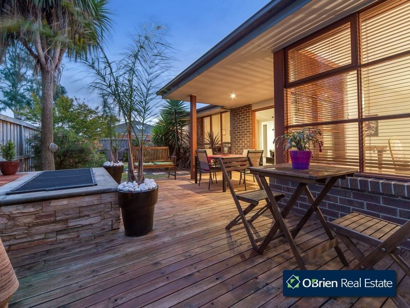 127 Moondarra Drive, Berwick VIC 3806