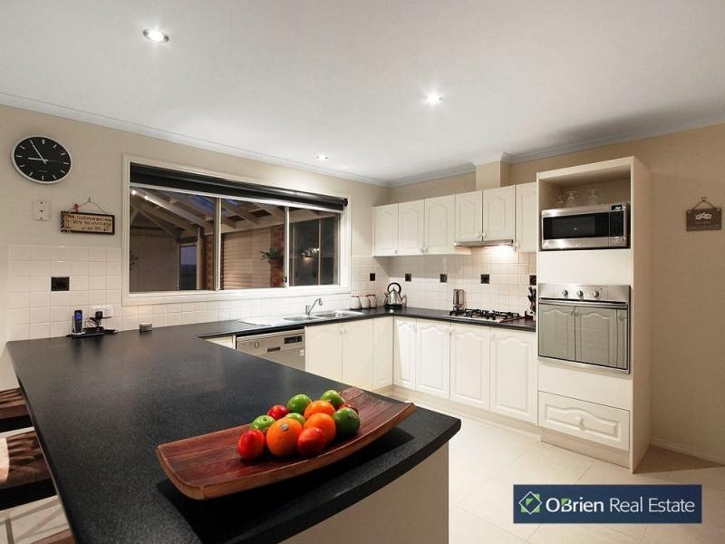 47 Chisholm Crescent, Narre Warren South VIC 3805