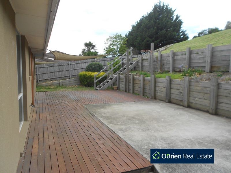 91 Strathavan Drive, Berwick VIC 3806