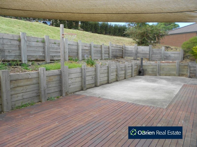 91 Strathavan Drive, Berwick VIC 3806