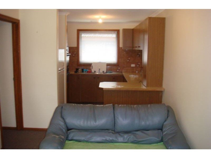 2/24 ALMA Road, Hampton Park VIC 3976