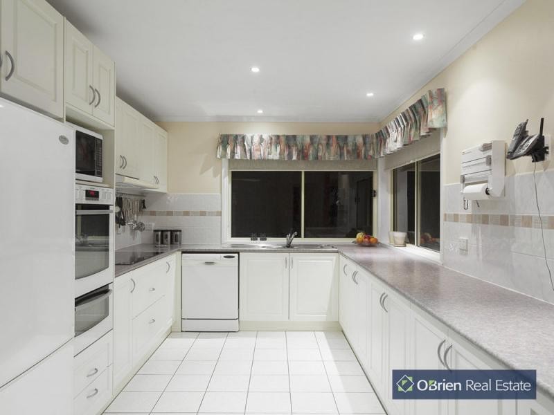 14 Thornley Drive, Berwick VIC 3806