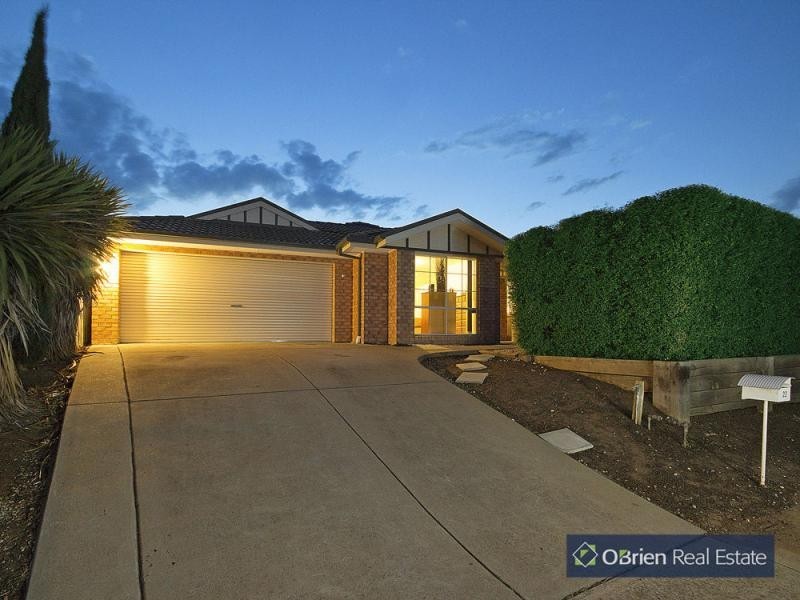 22 Silky Oak Drive, Cranbourne VIC 3977