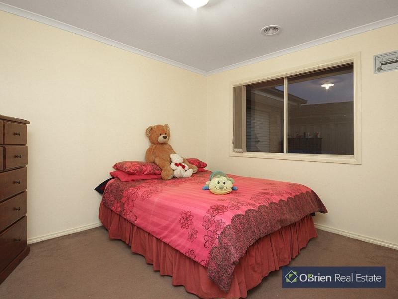 22 Silky Oak Drive, Cranbourne VIC 3977