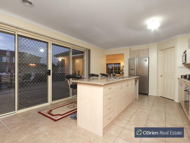 22 Silky Oak Drive, Cranbourne VIC 3977